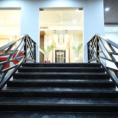 The Janki Hotel Ayodhya Extérieur photo