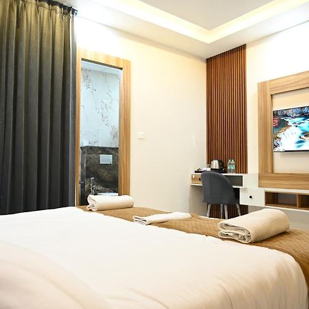 The Janki Hotel Ayodhya Extérieur photo