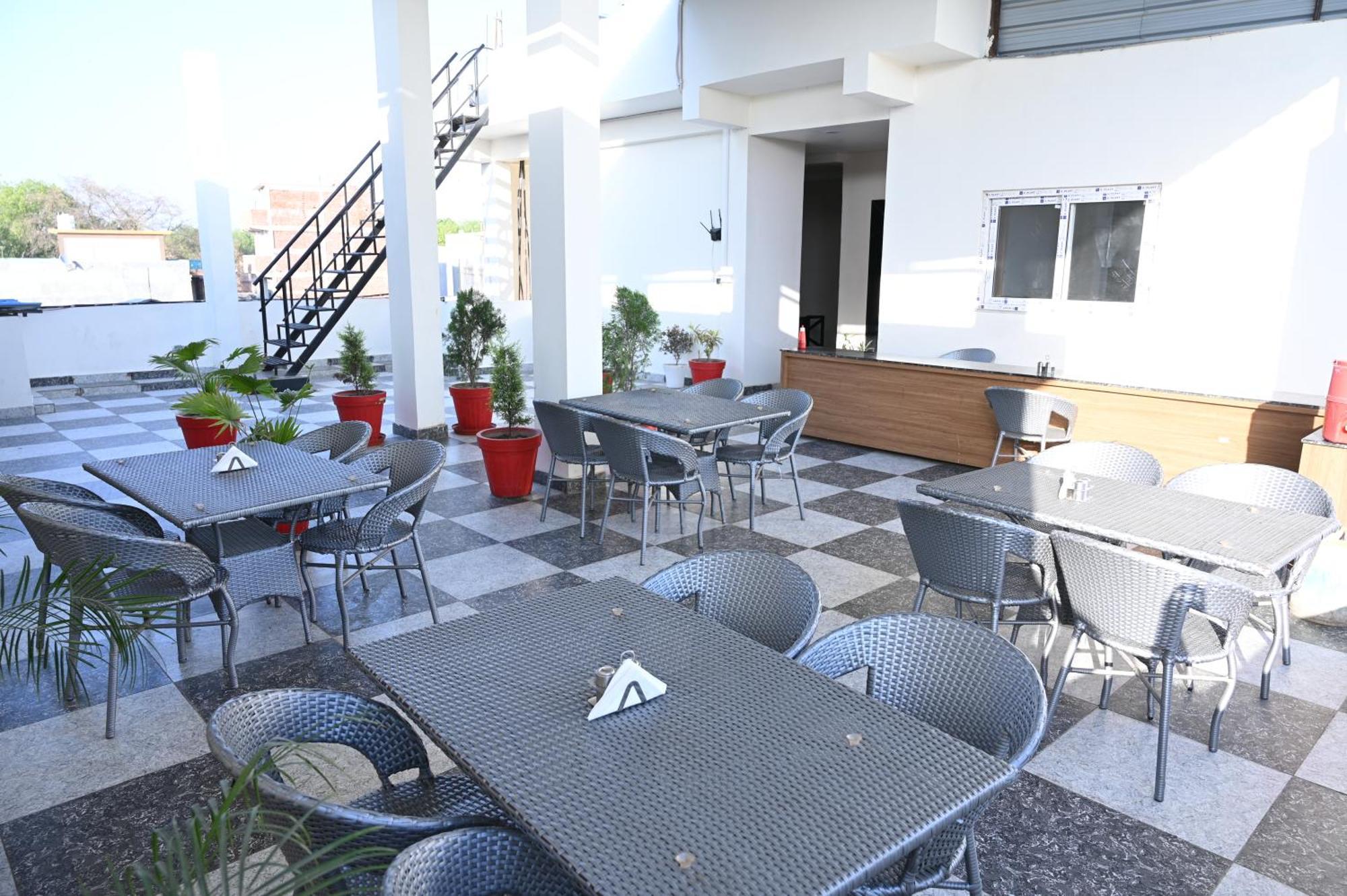 The Janki Hotel Ayodhya Extérieur photo